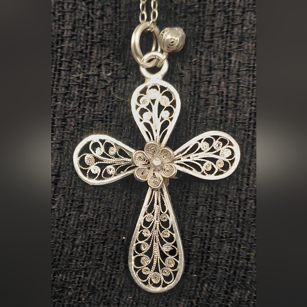 Vintage Silver Filigree Cross Pendant Necklace